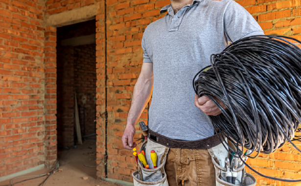 How to Start a Small Electrical Contractor Business in 16 Steps